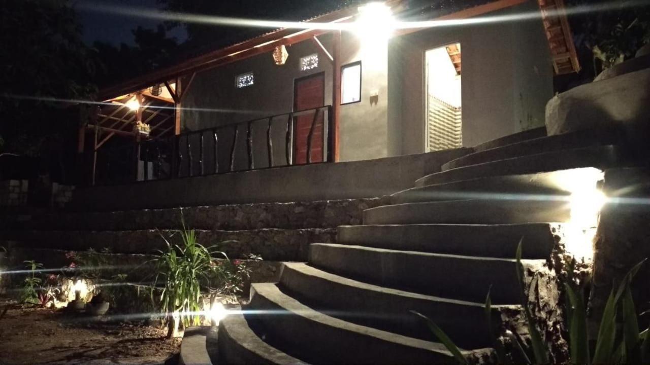 Vina Bungalow Toyapakeh Exterior photo